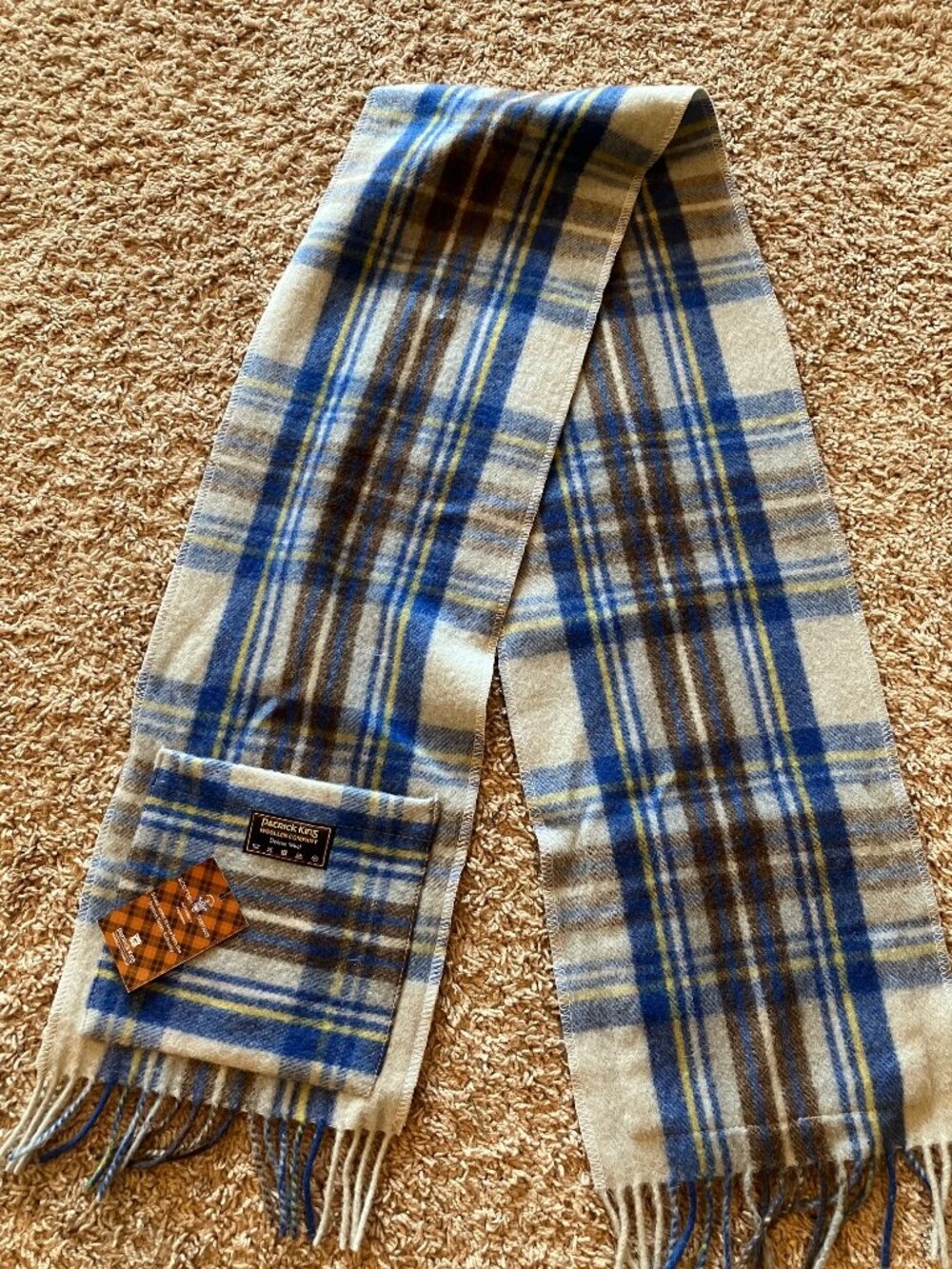 Patrick King Woollen Co 100% Wool Pocket Scarf Tartan Plaid NWT Blue Fringe